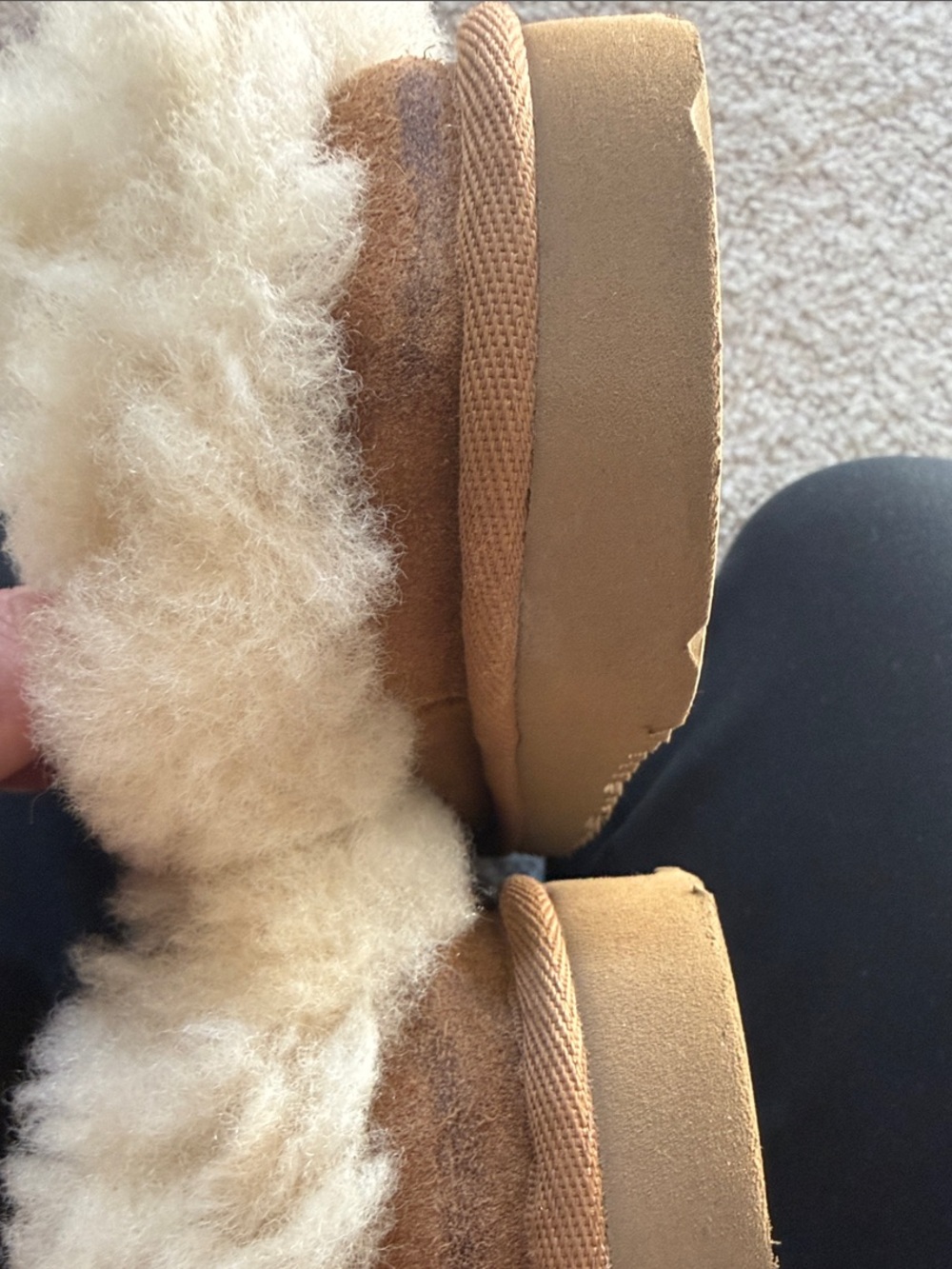 UGG Kids Shoes Size 1 - Picture 3 of 3